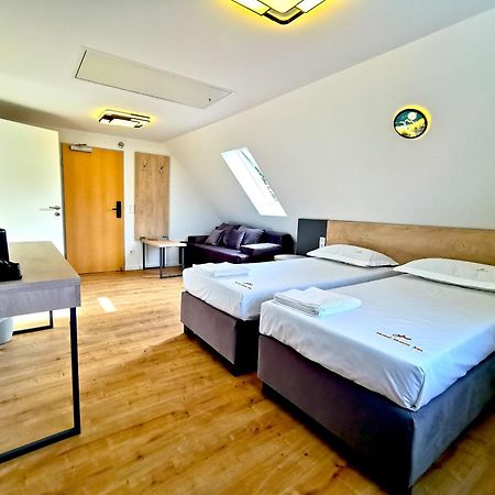 Home Inn Hotel Dormagen Eksteriør bilde