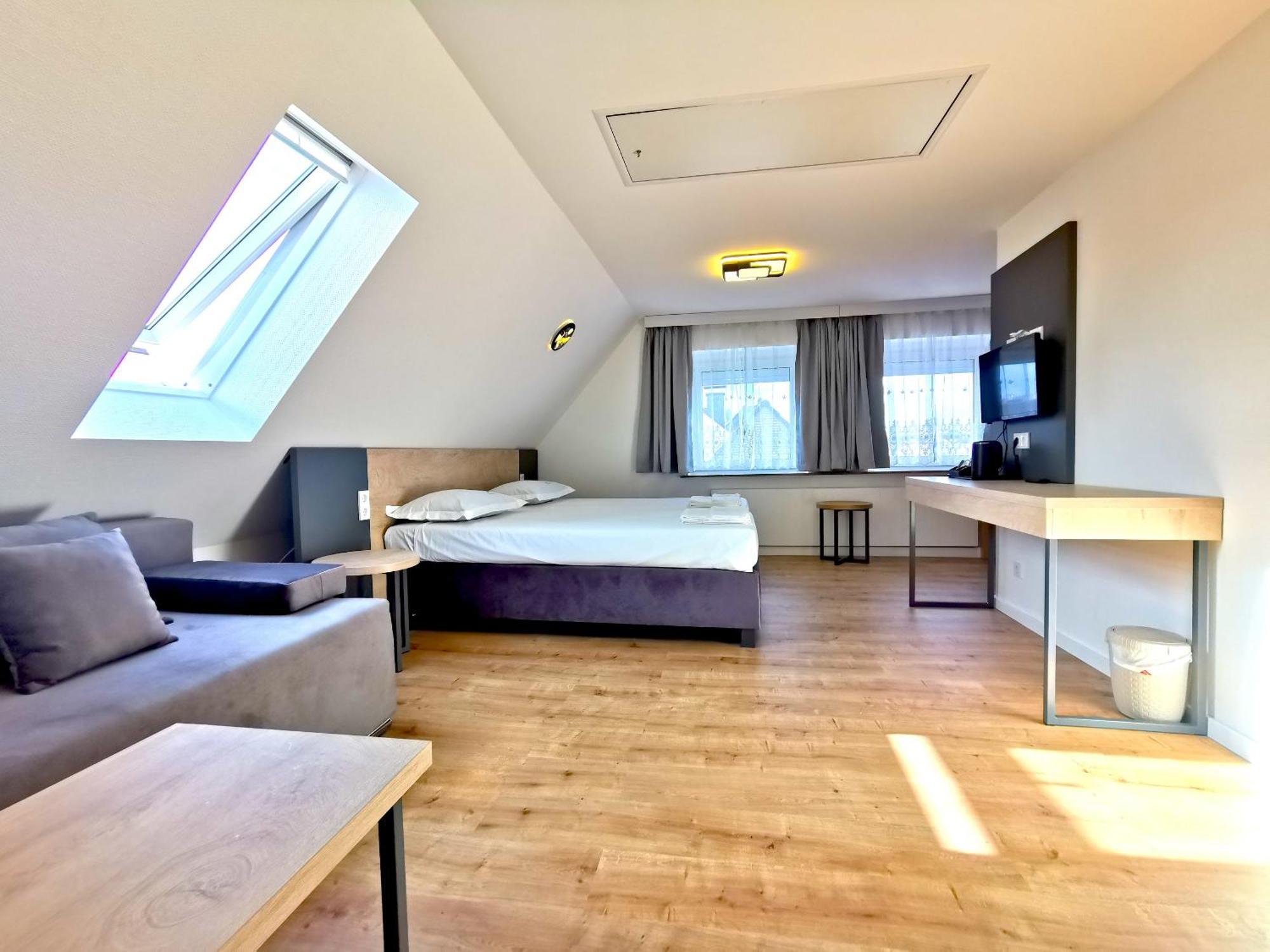 Home Inn Hotel Dormagen Eksteriør bilde