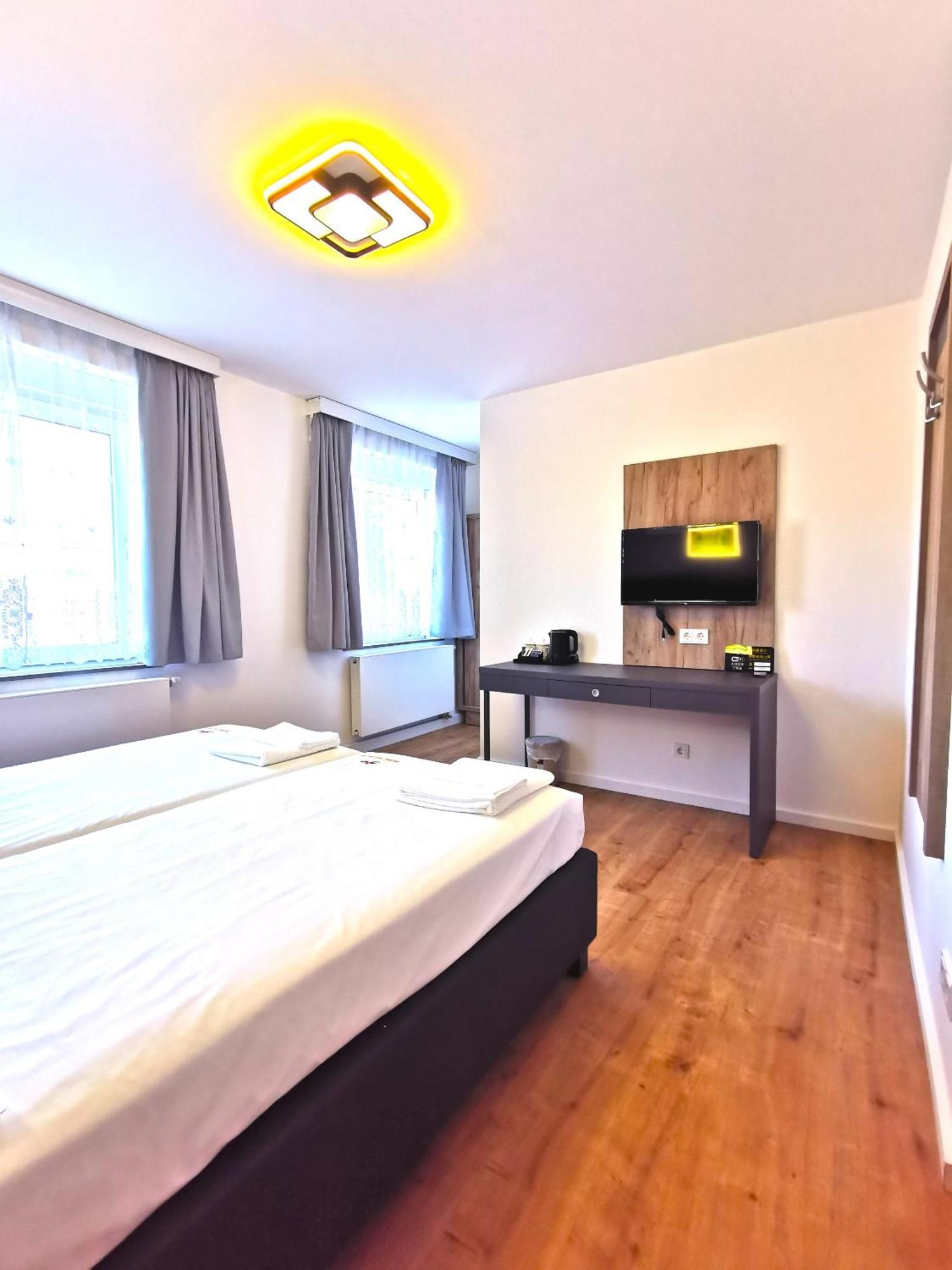 Home Inn Hotel Dormagen Eksteriør bilde