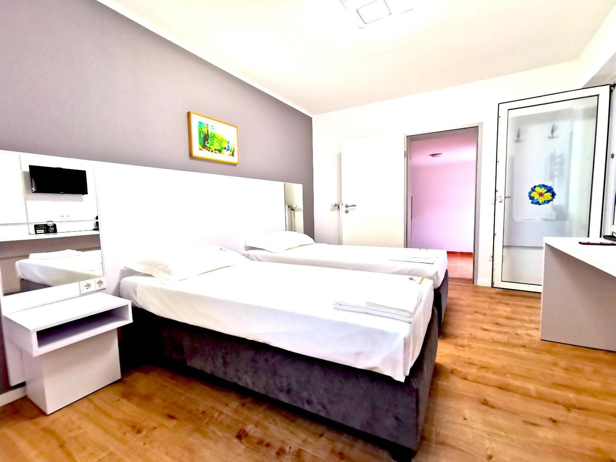 Home Inn Hotel Dormagen Eksteriør bilde